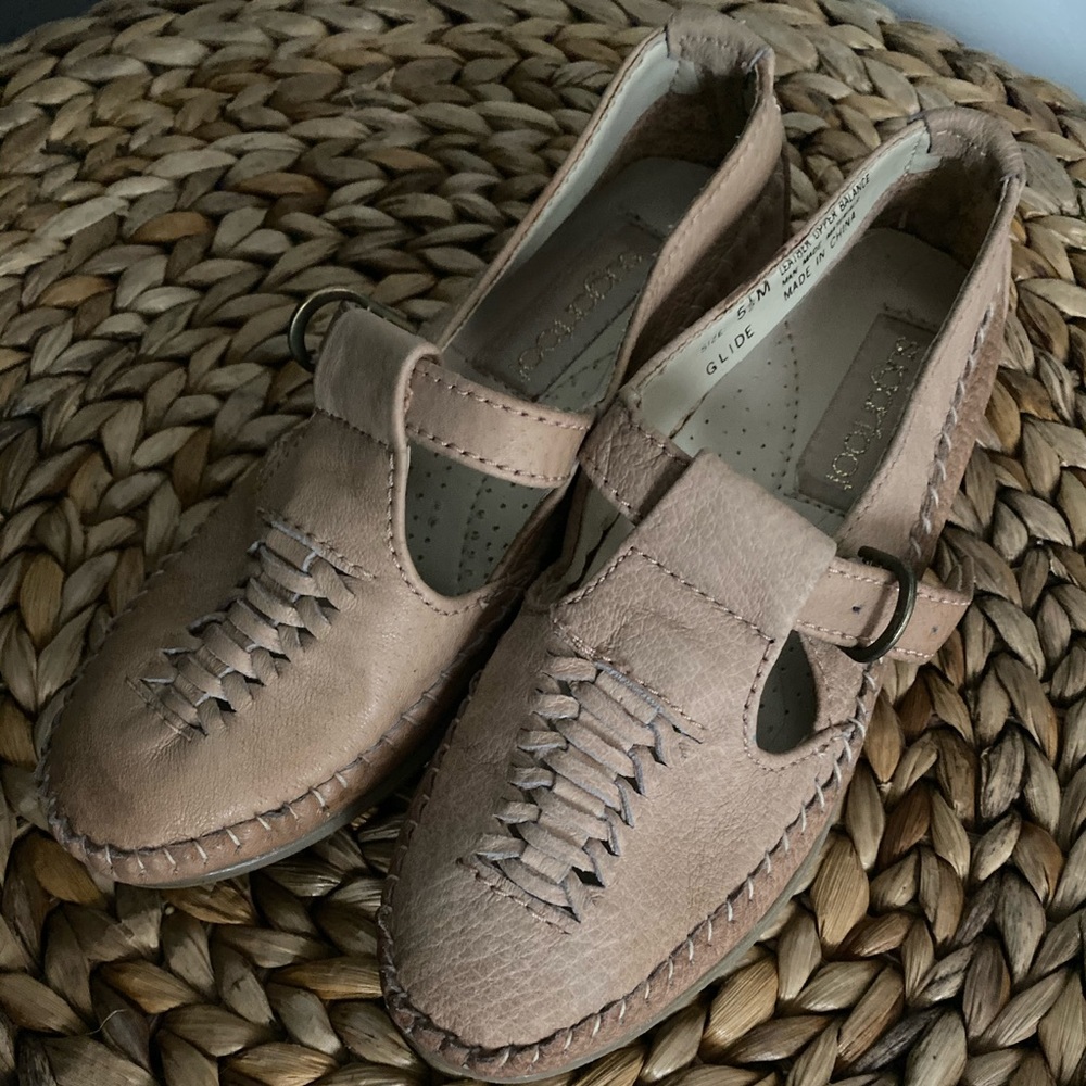 Girls leather shoes